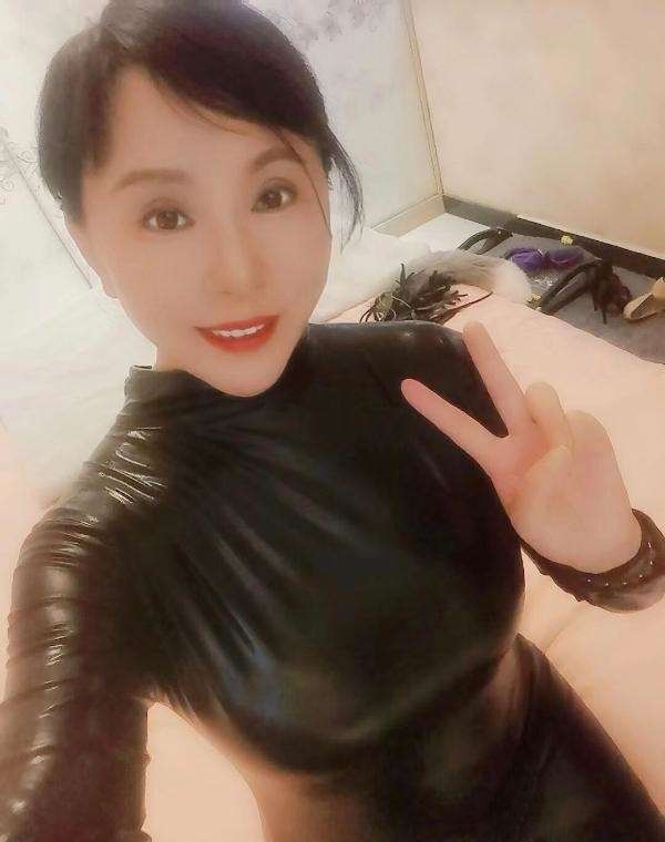 sm三通少妇